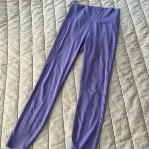 Vuori Studio Pocket Legging in Ultra Violet